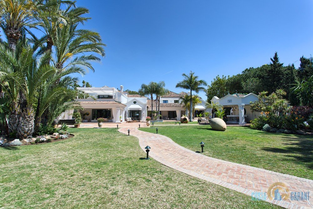 11 bedrooms Villa in Marbella, Spain No. 9971