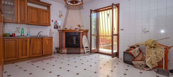 6 bedrooms House in Sparanise, Italy No. 325674 5