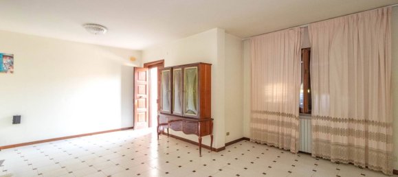 6 bedrooms House in Sparanise, Italy No. 325674 13