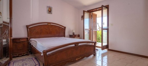 6 bedrooms House in Sparanise, Italy No. 325674 14