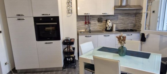 4-salle Appartement à Palermo, Italy No. 42164 3