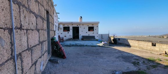 2 bedrooms House in Granadilla de Abona, Spain No. 160921 3