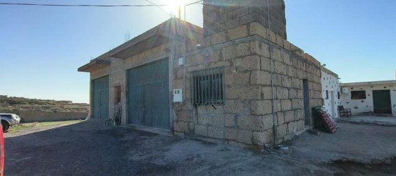 2 bedrooms House in Granadilla de Abona, Spain No. 160921 2