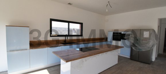 3 bedrooms Villa in Cebazan, France No. 202169 6