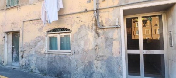 Apartamento de 3 dormitorios en Genoa, Italy No. 32669 12