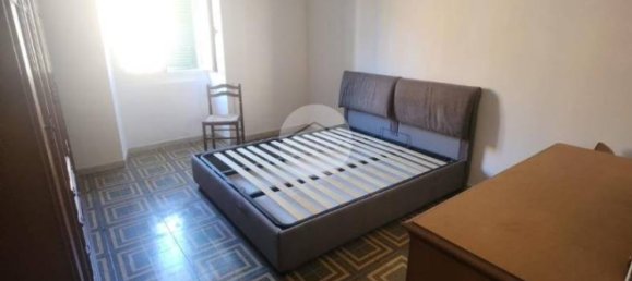 Apartamento de 3 dormitorios en Genoa, Italy No. 32669 4