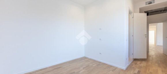 3 bedrooms Penthouse in Rome, Italy No. 381014 22