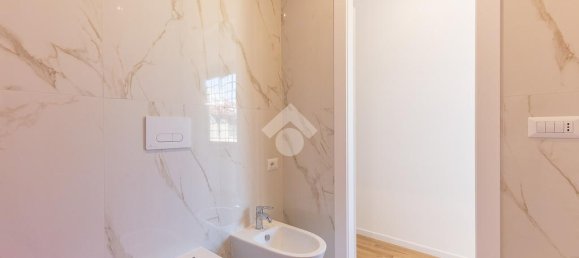 3 bedrooms Penthouse in Rome, Italy No. 381014 4