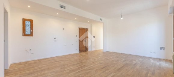 3 bedrooms Penthouse in Rome, Italy No. 381014 9