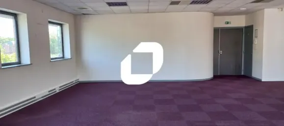 771m² Office in Wasquehal, France No. 302412 10