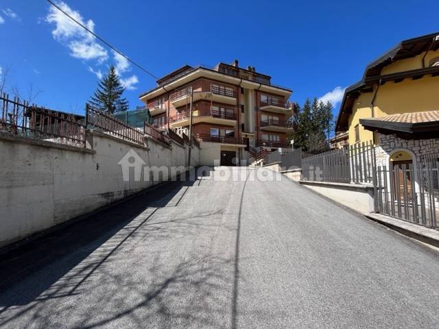 1 غرف نوم شقة في Rocca di Mezzo, Italy رقم 215001