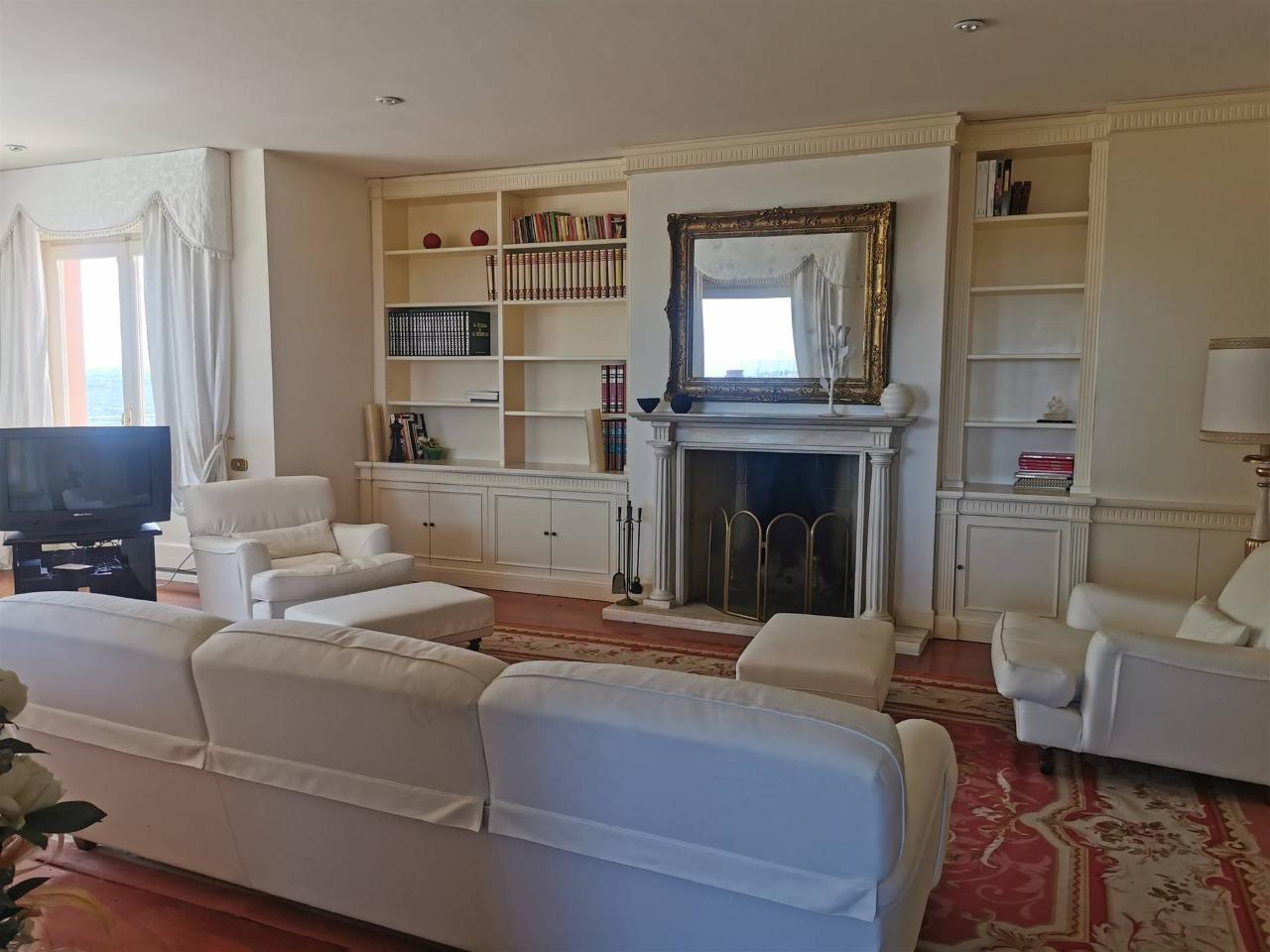 Вилла с 18 комнатами в Чивитанова Марке, Италия № 141987