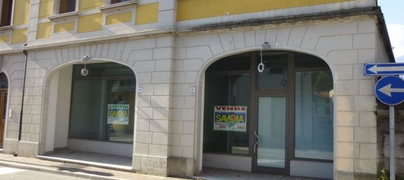 57m² Commercial property in Udine, Italy No. 139364 2