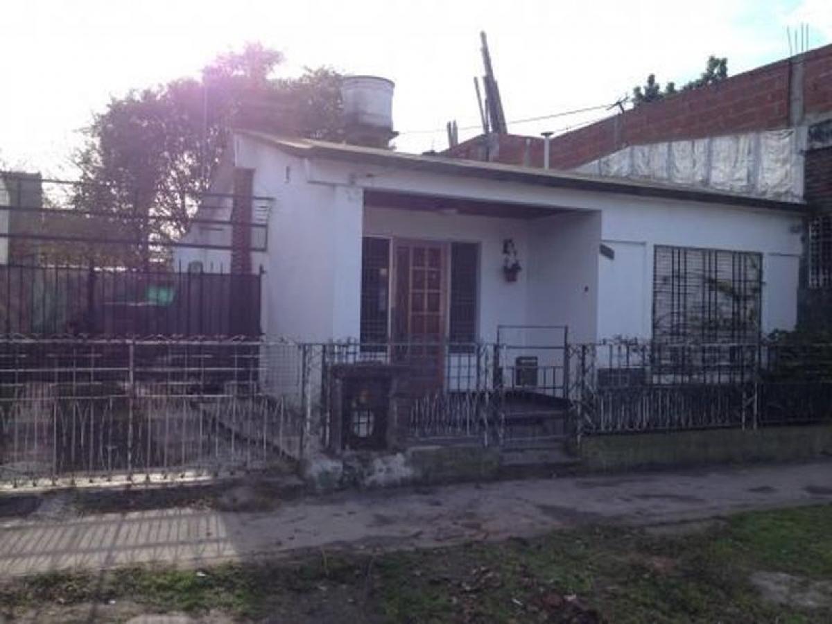 2 bedrooms House in General San Martin, Argentina No. 77915