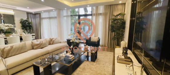 4 bedrooms Villa in Dubai, UAE No. 24422 13