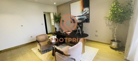 4 bedrooms Villa in Dubai, UAE No. 24422 10