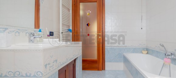 3 bedrooms House in Pozzoleone, Italy No. 329067 10