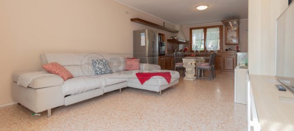 3 bedrooms House in Pozzoleone, Italy No. 329067 5