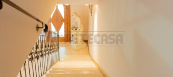 3 bedrooms House in Pozzoleone, Italy No. 329067 16