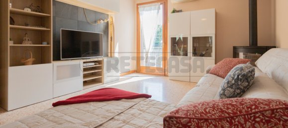 3 bedrooms House in Pozzoleone, Italy No. 329067 7