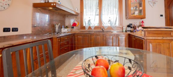 3 bedrooms House in Pozzoleone, Italy No. 329067 3