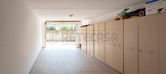 3 bedrooms House in Pozzoleone, Italy No. 329067 35