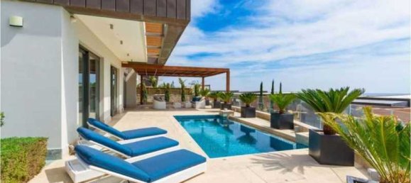 Вилла с 4 спальнями в Пиргос, Кипр № 7599 2