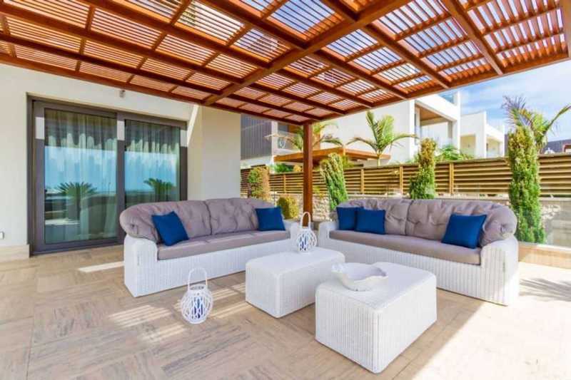 Вилла с 4 спальнями в Пиргос, Кипр № 7599