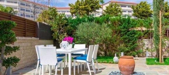 Вилла с 4 спальнями в Пиргос, Кипр № 7599 5