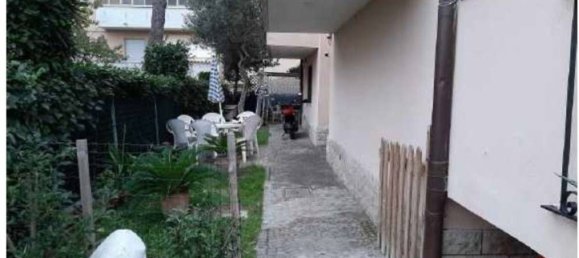 Casa de 3 habitaciónes en San Giovanni in Marignano, Italy No. 12101 2