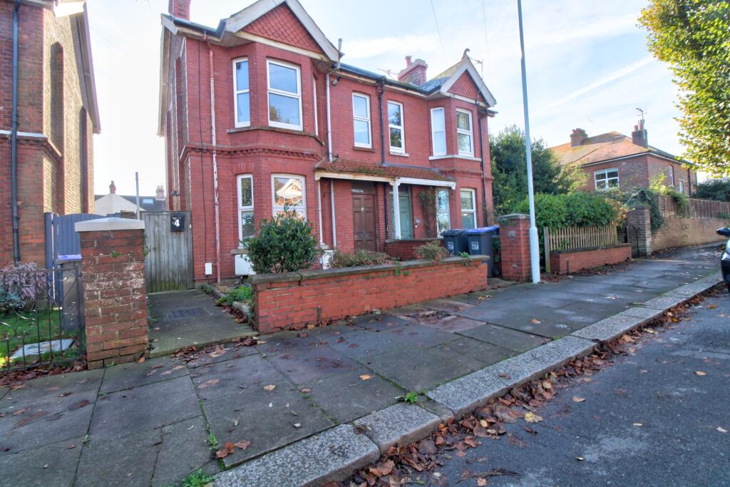 2 bedrooms Apartment in Worthing, United Kingdom No. 10932