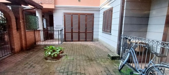 Studio in Trezzano sul Naviglio, Italy No. 330324 11