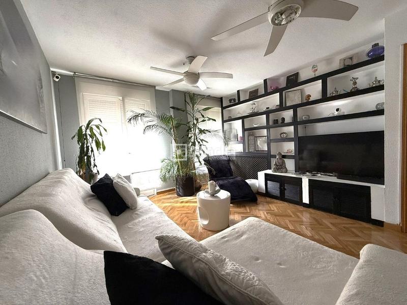 Дуплекс с 3 спальнями в Мадрид, Испания № 165197