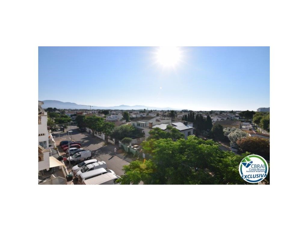 Apartamento de 2 dormitorios en Empuriabrava, Spain No. 198925