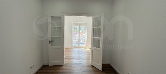 Квартира с 2 спальнями в Лиссабон, Португалия № 120881 3