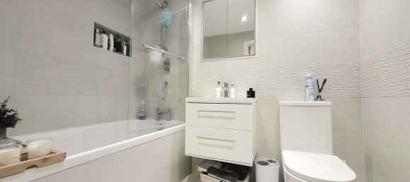 1 bedroom Apartment in Watford, United Kingdom No. 6121 7