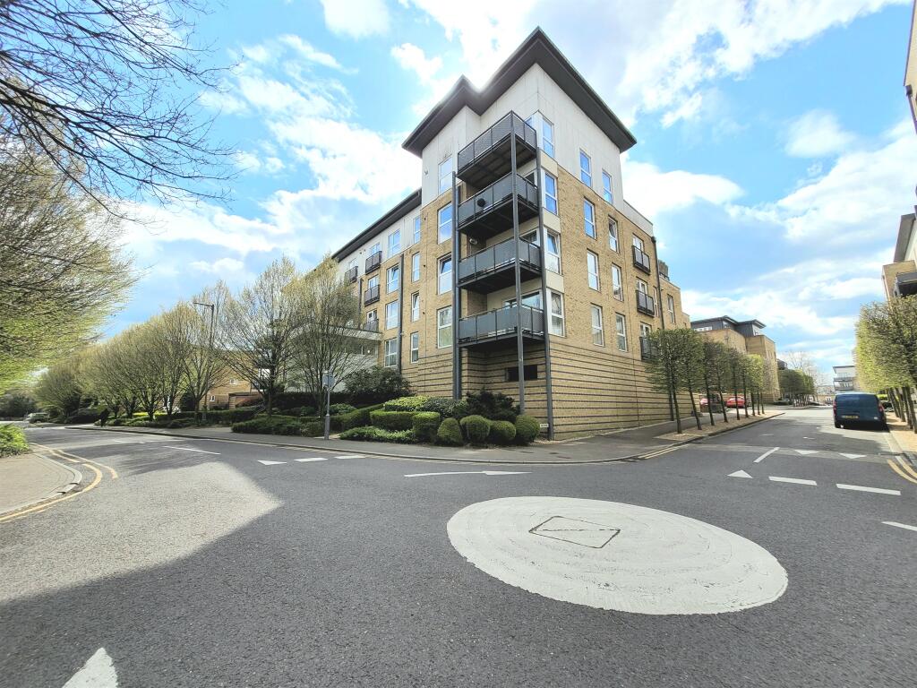 1 bedroom Apartment in Watford, United Kingdom No. 6121
