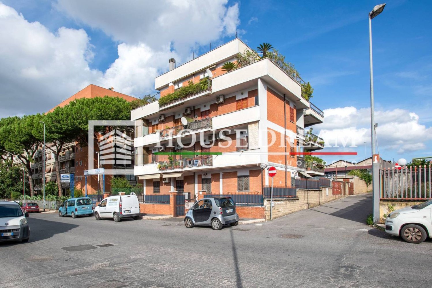 2 bedrooms Apartment in Rome, Italy No. 287357