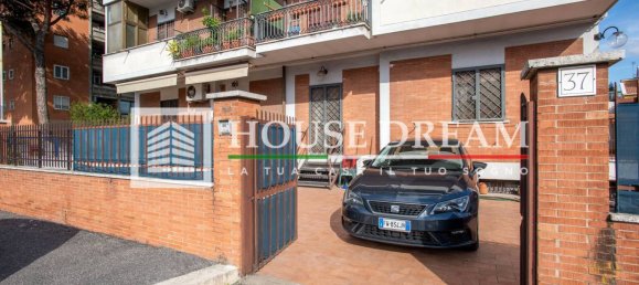 2 bedrooms Apartment in Rome, Italy No. 287357 3