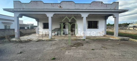 4 bedrooms Villa in San Vito dei Normanni, Italy No. 195312 2