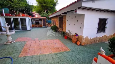 Дом с 4 спальнями в Фуэнте-Энкаррос, Испания № 138196