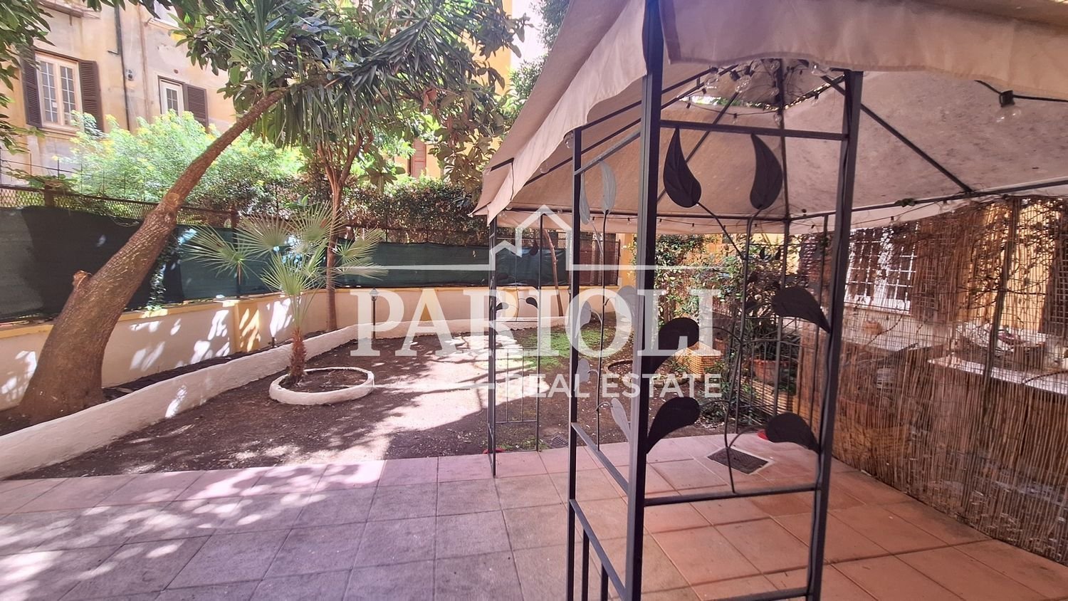 Apartamento de 2 dormitorios en Rome, Italy No. 339459