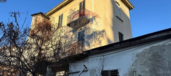 Casa de 4 dormitorios en Busto Arsizio, Italy No. 97313 8