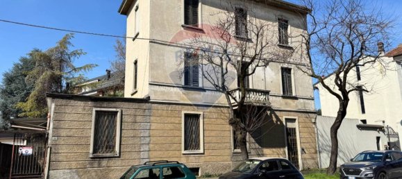 Casa de 4 dormitorios en Busto Arsizio, Italy No. 97313 2