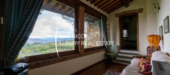 5 bedrooms Villa in Florence, Italy No. 196432 12
