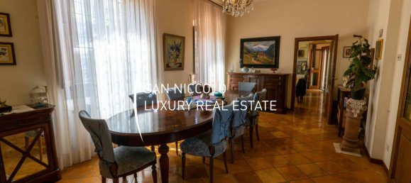 5 bedrooms Villa in Florence, Italy No. 196432 24