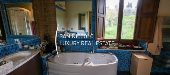 5 bedrooms Villa in Florence, Italy No. 196432 16