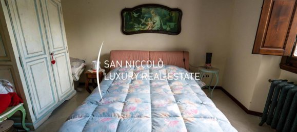 5 bedrooms Villa in Florence, Italy No. 196432 4