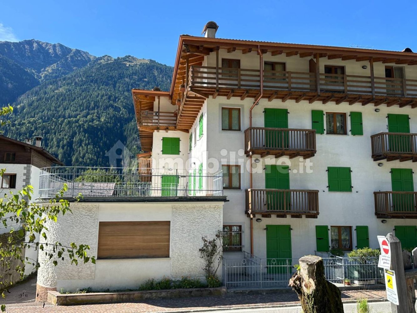 2 bedrooms Apartment in Bocenago, Italy No. 370670