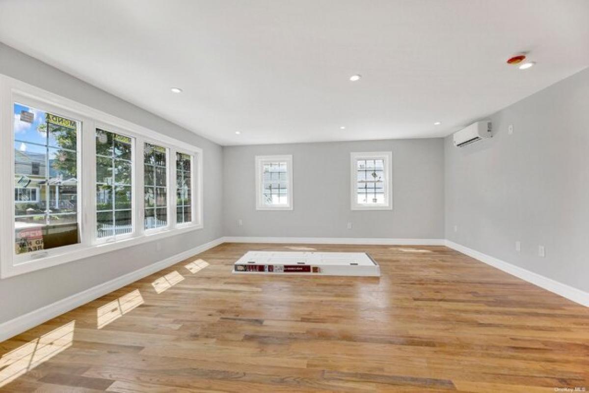 6 bedrooms House in Laurelton, USA No. 356754